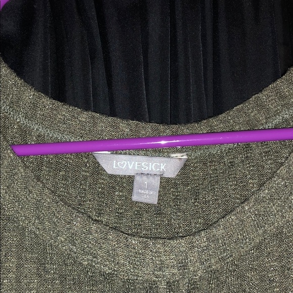 Top - Picture 2 of 2